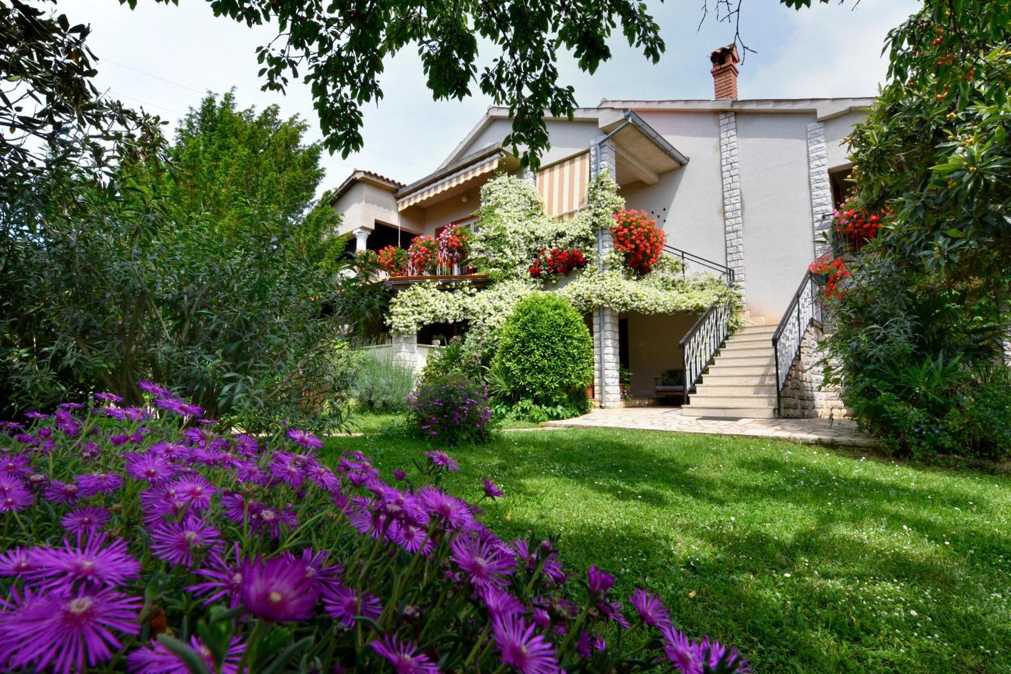 Apartment Slavica Vrvari โปเรช ภายนอก รูปภาพ