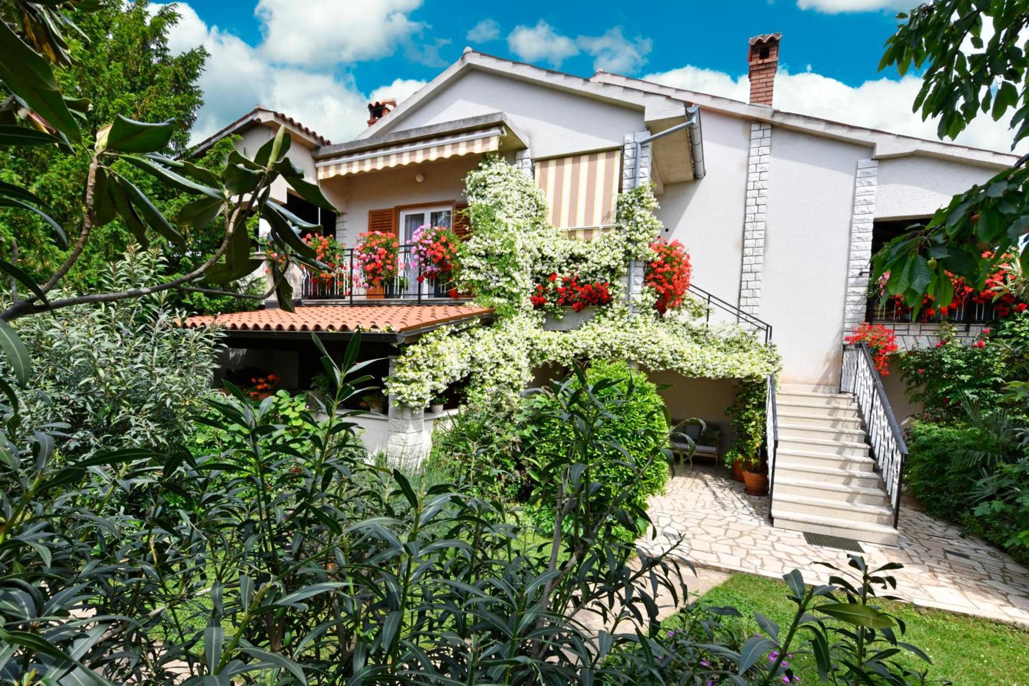 Apartment Slavica Vrvari โปเรช ภายนอก รูปภาพ